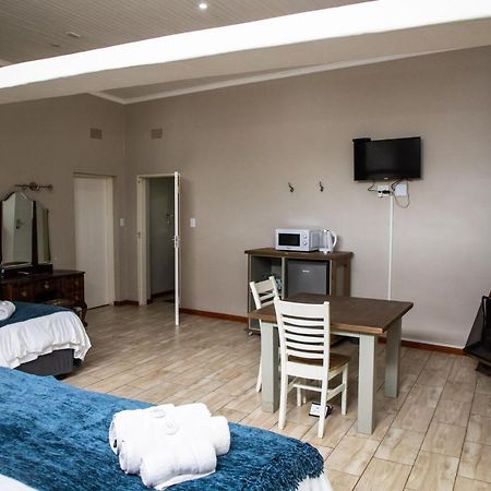 Opstal Guestfarm Hotel Potchefstroom Exterior photo